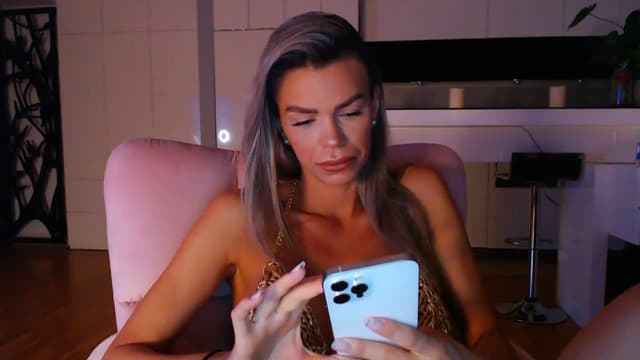 Gallery image thumbnail from D_y_y's myfreecams stream on, 02/08/2024, 05:15 image 6 of 20