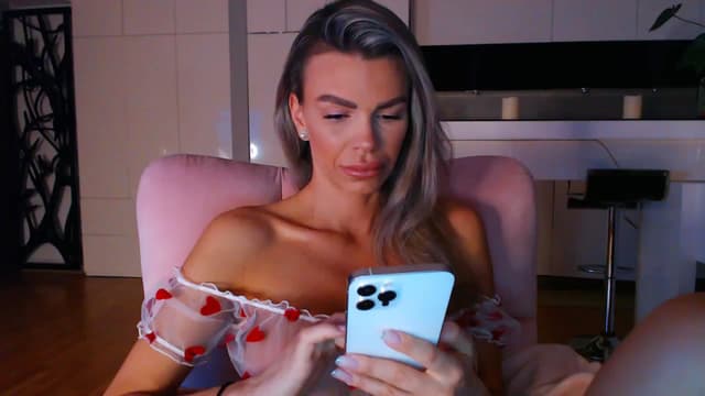 Gallery image thumbnail from D_y_y's myfreecams stream on, 02/11/2024, 04:13 image 1 of 20