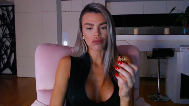 Gallery image thumbnail from D_y_y's myfreecams stream on, 03/10/2024, 04:34 image 3 of 20