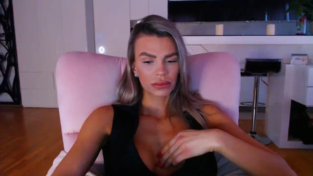 Gallery image thumbnail from D_y_y's myfreecams stream on, 03/10/2024, 06:33 image 3 of 20