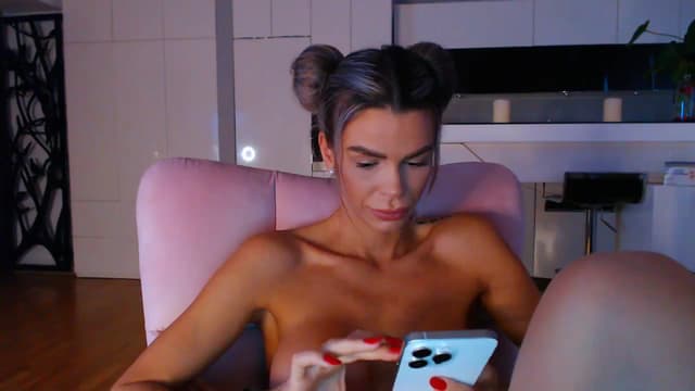 Gallery image thumbnail from D_y_y's myfreecams stream on, 03/14/2024, 05:31 image 17 of 20