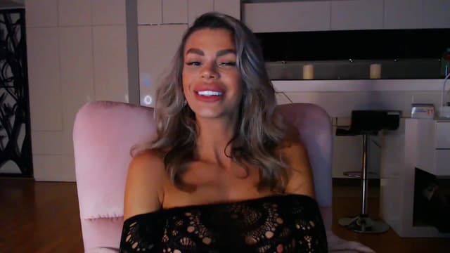 Gallery image thumbnail from D_y_y's myfreecams stream on, 03/27/2024, 04:18 image 19 of 20