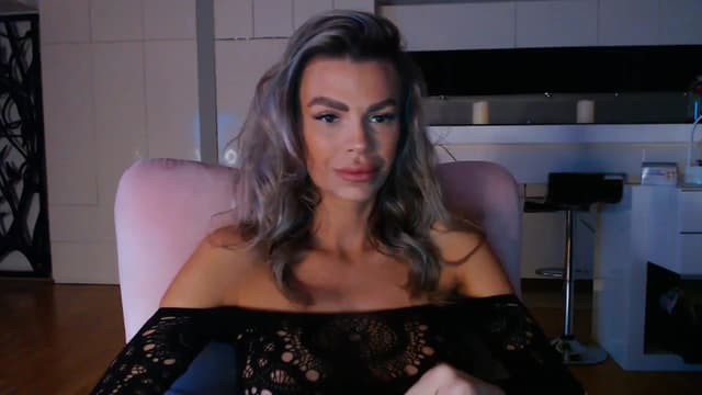 Gallery image thumbnail from D_y_y's myfreecams stream on, 03/27/2024, 04:18 image 18 of 20