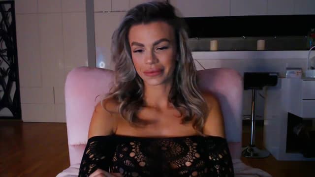 Gallery image thumbnail from D_y_y's myfreecams stream on, 03/27/2024, 04:18 image 15 of 20