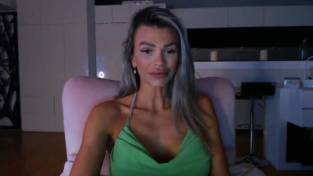 Gallery image thumbnail from D_y_y's myfreecams stream on, 04/03/2024, 03:47 image 16 of 20