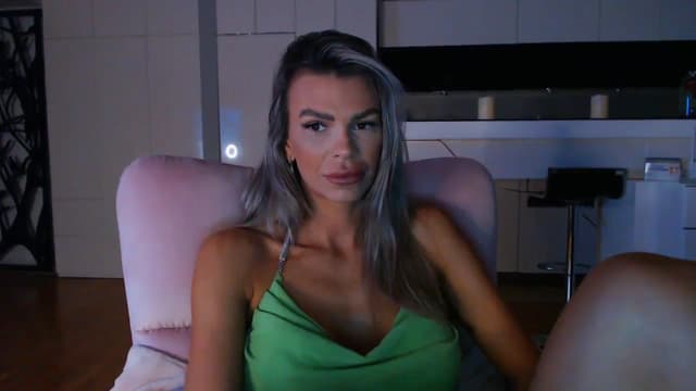 Gallery image thumbnail from D_y_y's myfreecams stream on, 04/03/2024, 03:47 image 12 of 20