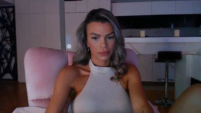 Gallery image thumbnail from D_y_y's myfreecams stream on, 04/09/2024, 04:37 image 5 of 20