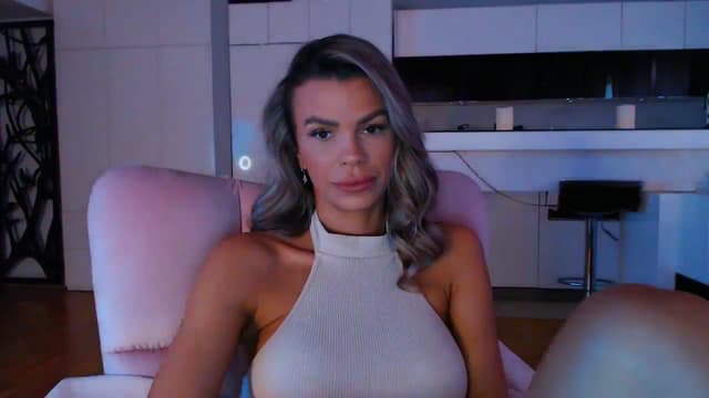 Gallery image thumbnail from D_y_y's myfreecams stream on, 04/09/2024, 04:37 image 8 of 20