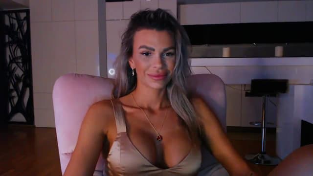 Gallery image thumbnail from D_y_y's myfreecams stream on, 04/10/2024, 18:36 image 13 of 20