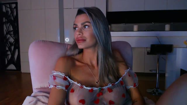 Gallery image thumbnail from D_y_y's myfreecams stream on, 04/11/2024, 17:53 image 3 of 20