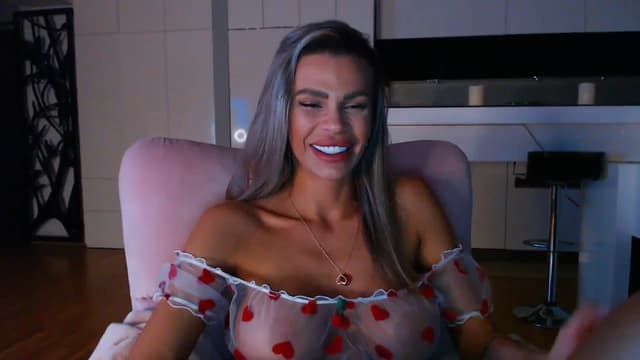 Gallery image thumbnail from D_y_y's myfreecams stream on, 04/11/2024, 17:53 image 8 of 20