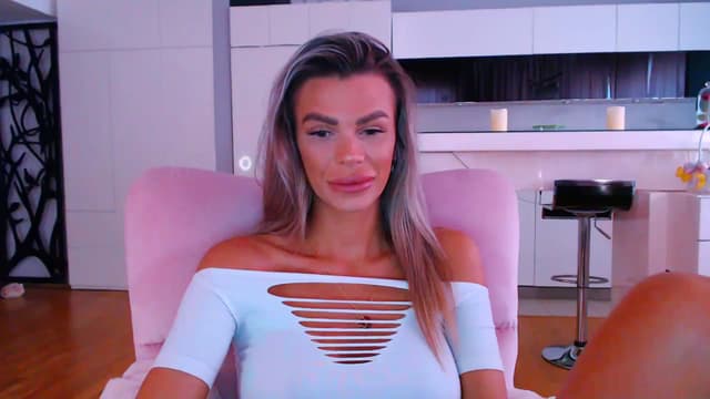 Gallery image thumbnail from D_y_y's myfreecams stream on, 04/12/2024, 05:32 image 12 of 20