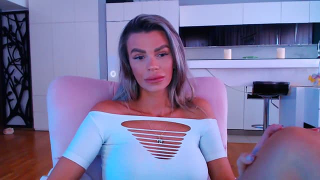 Gallery image thumbnail from D_y_y's myfreecams stream on, 04/12/2024, 05:32 image 15 of 20