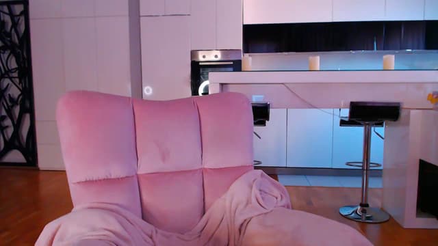 Gallery image thumbnail from D_y_y's myfreecams stream on, 04/14/2024, 05:00 image 4 of 20