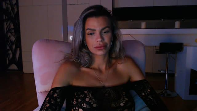 Gallery image thumbnail from D_y_y's myfreecams stream on, 04/15/2024, 18:08 image 15 of 20