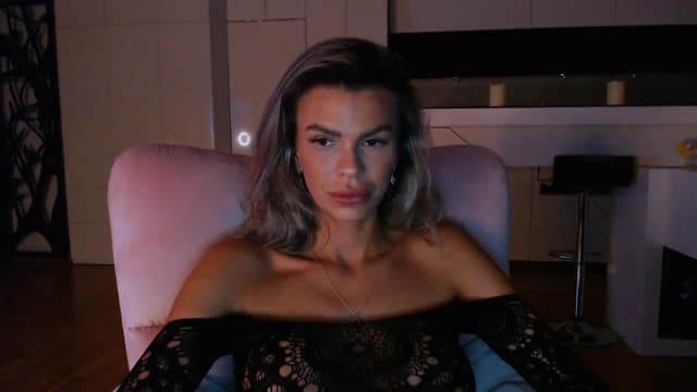 Gallery image thumbnail from D_y_y's myfreecams stream on, 04/15/2024, 18:08 image 6 of 20