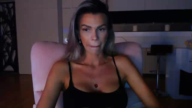 Gallery image thumbnail from D_y_y's myfreecams stream on, 04/17/2024, 18:29 image 5 of 20