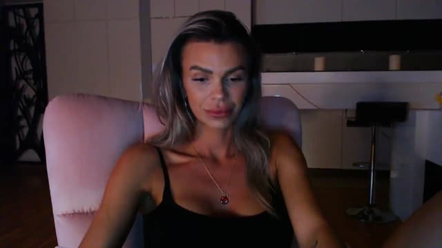 Gallery image thumbnail from D_y_y's myfreecams stream on, 04/17/2024, 18:29 image 19 of 20