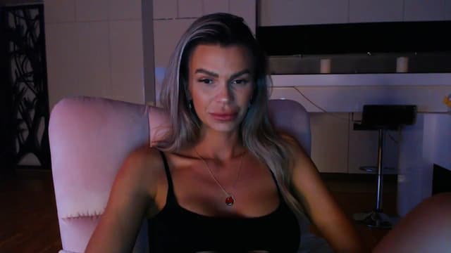 Gallery image thumbnail from D_y_y's myfreecams stream on, 04/17/2024, 18:29 image 20 of 20