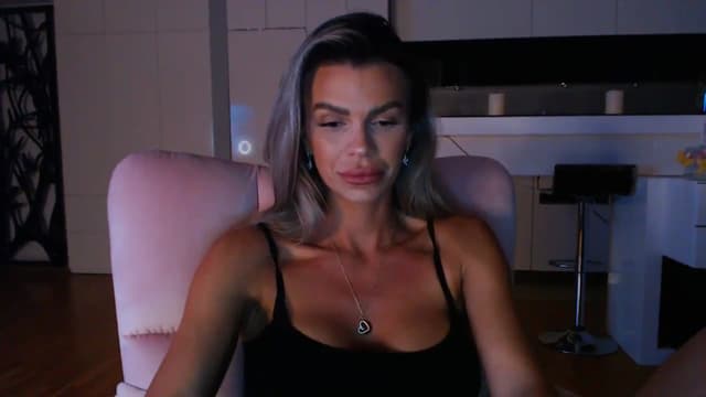 Gallery image thumbnail from D_y_y's myfreecams stream on, 04/17/2024, 18:29 image 9 of 20