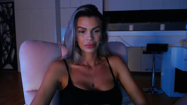 Gallery image thumbnail from D_y_y's myfreecams stream on, 04/17/2024, 18:29 image 11 of 20
