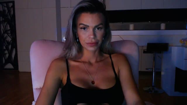 Gallery image thumbnail from D_y_y's myfreecams stream on, 04/17/2024, 18:29 image 4 of 20