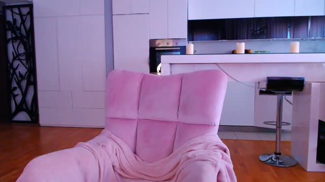 Gallery image thumbnail from D_y_y's myfreecams stream on, 04/19/2024, 05:28 image 17 of 20