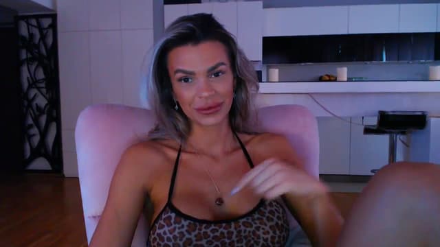 Gallery image thumbnail from D_y_y's myfreecams stream on, 04/20/2024, 05:22 image 14 of 20