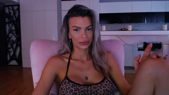 Gallery image thumbnail from D_y_y's myfreecams stream on, 04/20/2024, 05:22 image 10 of 20