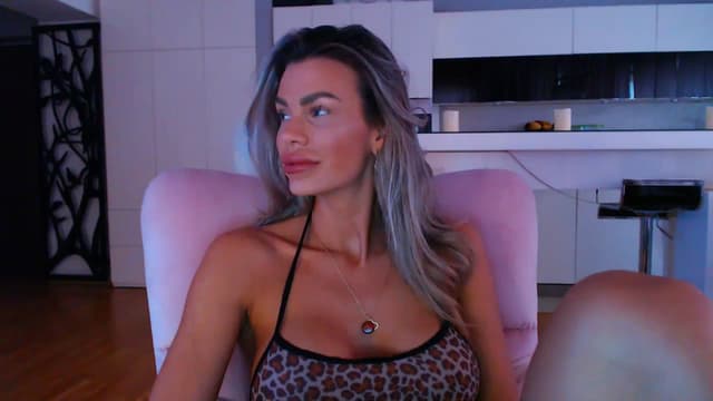 Gallery image thumbnail from D_y_y's myfreecams stream on, 04/20/2024, 05:22 image 20 of 20