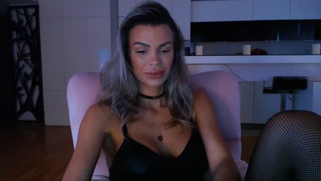 Gallery image thumbnail from D_y_y's myfreecams stream on, 04/25/2024, 05:40 image 7 of 20