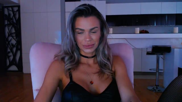 Gallery image thumbnail from D_y_y's myfreecams stream on, 04/25/2024, 05:40 image 15 of 20