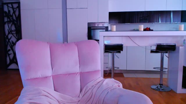 Gallery image thumbnail from D_y_y's myfreecams stream on, 04/26/2024, 05:19 image 15 of 20