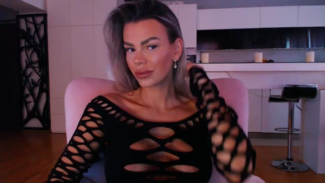 Gallery image thumbnail from D_y_y's myfreecams stream on, 05/19/2024, 04:55 image 1 of 20