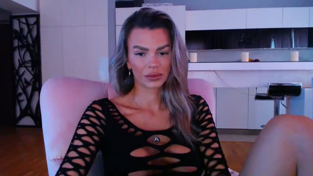 Gallery image thumbnail from D_y_y's myfreecams stream on, 05/19/2024, 04:55 image 6 of 20
