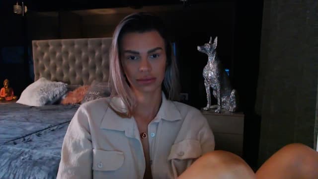Gallery image thumbnail from D_y_y's myfreecams stream on, 06/05/2024, 04:34 image 19 of 20