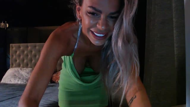 Gallery image thumbnail from D_y_y's myfreecams stream on, 06/19/2024, 04:14 image 10 of 20
