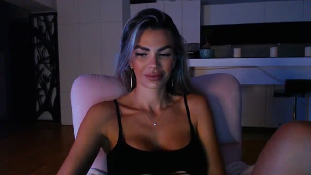 Gallery image thumbnail from D_y_y's myfreecams stream on, 09/12/2024, 04:42 image 6 of 20