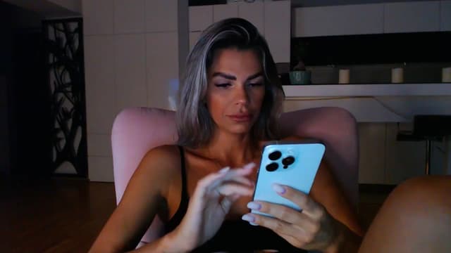 Gallery image thumbnail from D_y_y's myfreecams stream on, 09/12/2024, 04:42 image 7 of 20