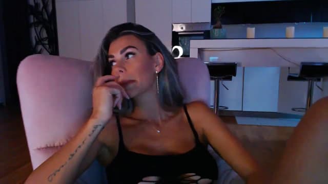 Gallery image thumbnail from D_y_y's myfreecams stream on, 09/12/2024, 04:42 image 19 of 20