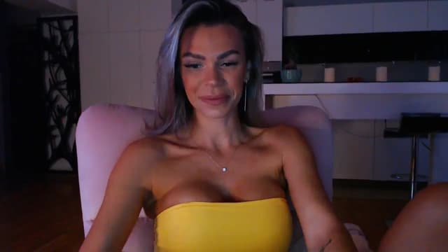 Gallery image thumbnail from D_y_y's myfreecams stream on, 09/28/2024, 04:17 image 18 of 20