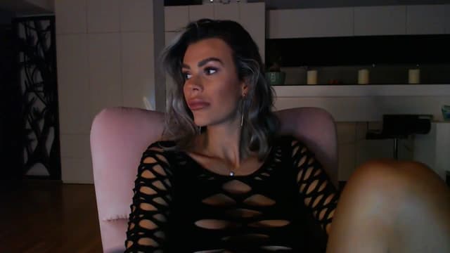 Gallery image thumbnail from D_y_y's myfreecams stream on, 10/01/2024, 04:57 image 2 of 20