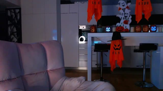 Gallery image thumbnail from D_y_y's myfreecams stream on, 10/17/2024, 04:43 image 12 of 20