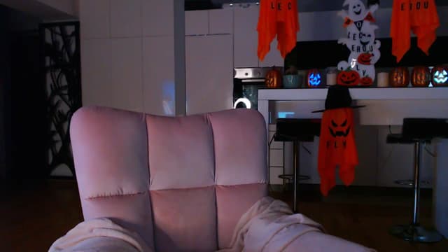 Gallery image thumbnail from D_y_y's myfreecams stream on, 10/18/2024, 05:17 image 6 of 20