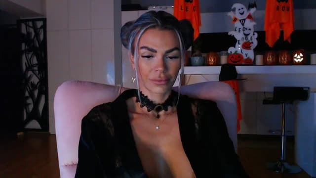 Gallery image thumbnail from D_y_y's myfreecams stream on, 10/19/2024, 04:36 image 15 of 20