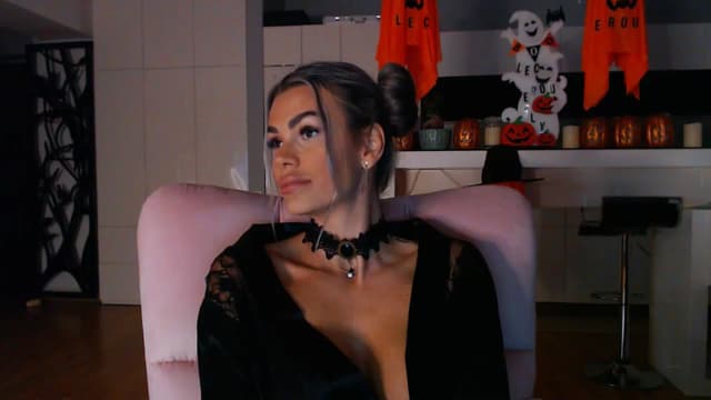 Gallery image thumbnail from D_y_y's myfreecams stream on, 10/19/2024, 04:36 image 20 of 20