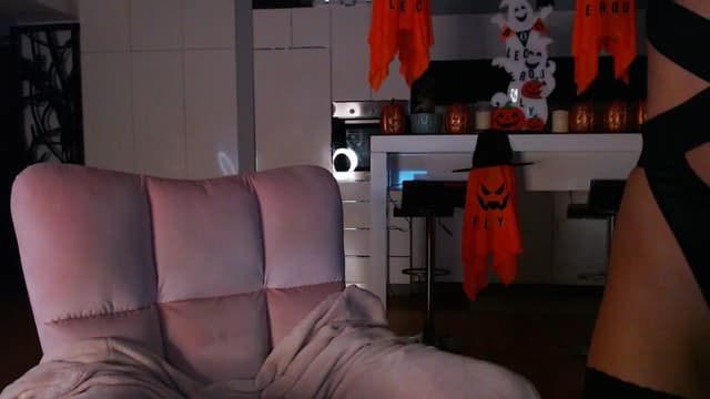 Gallery image thumbnail from D_y_y's myfreecams stream on, 10/20/2024, 02:51 image 1 of 20