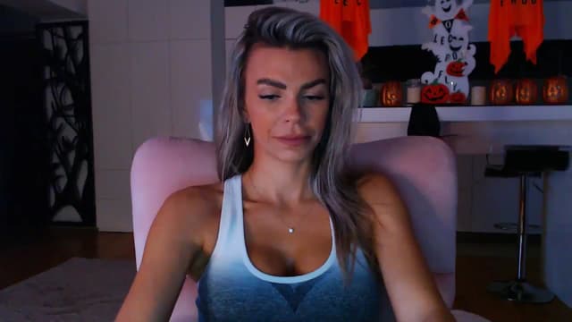 Gallery image thumbnail from D_y_y's myfreecams stream on, 10/24/2024, 05:01 image 18 of 20