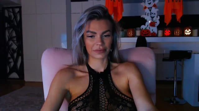 Gallery image thumbnail from D_y_y's myfreecams stream on, 10/29/2024, 05:06 image 7 of 20