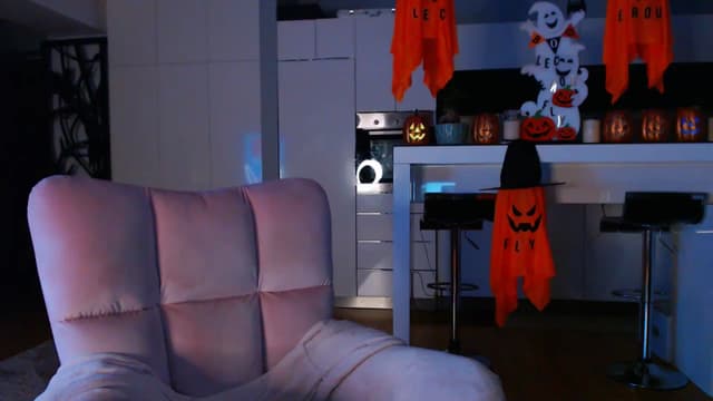 Gallery image thumbnail from D_y_y's myfreecams stream on, 10/31/2024, 04:46 image 18 of 20